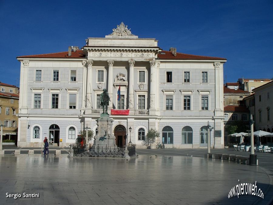 01a Piazza di Pirano.JPG